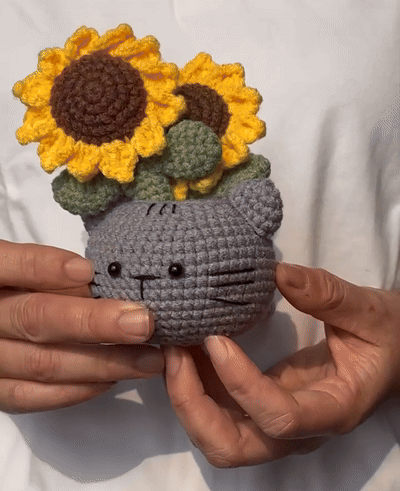 Sunny Kitty – Handmade Crochet Cat with Sunflowers